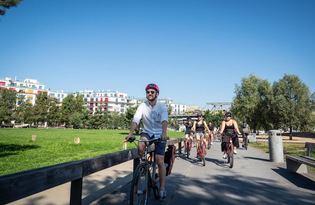 bike tour green city