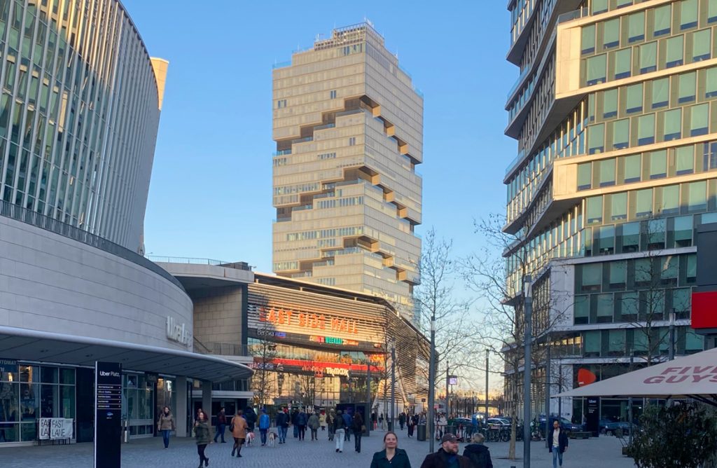 Hochhaus, East Side Gallery