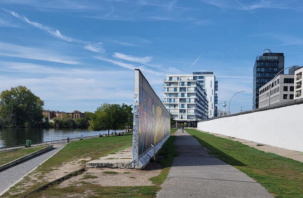 East Side Gallery und Liwing Levels